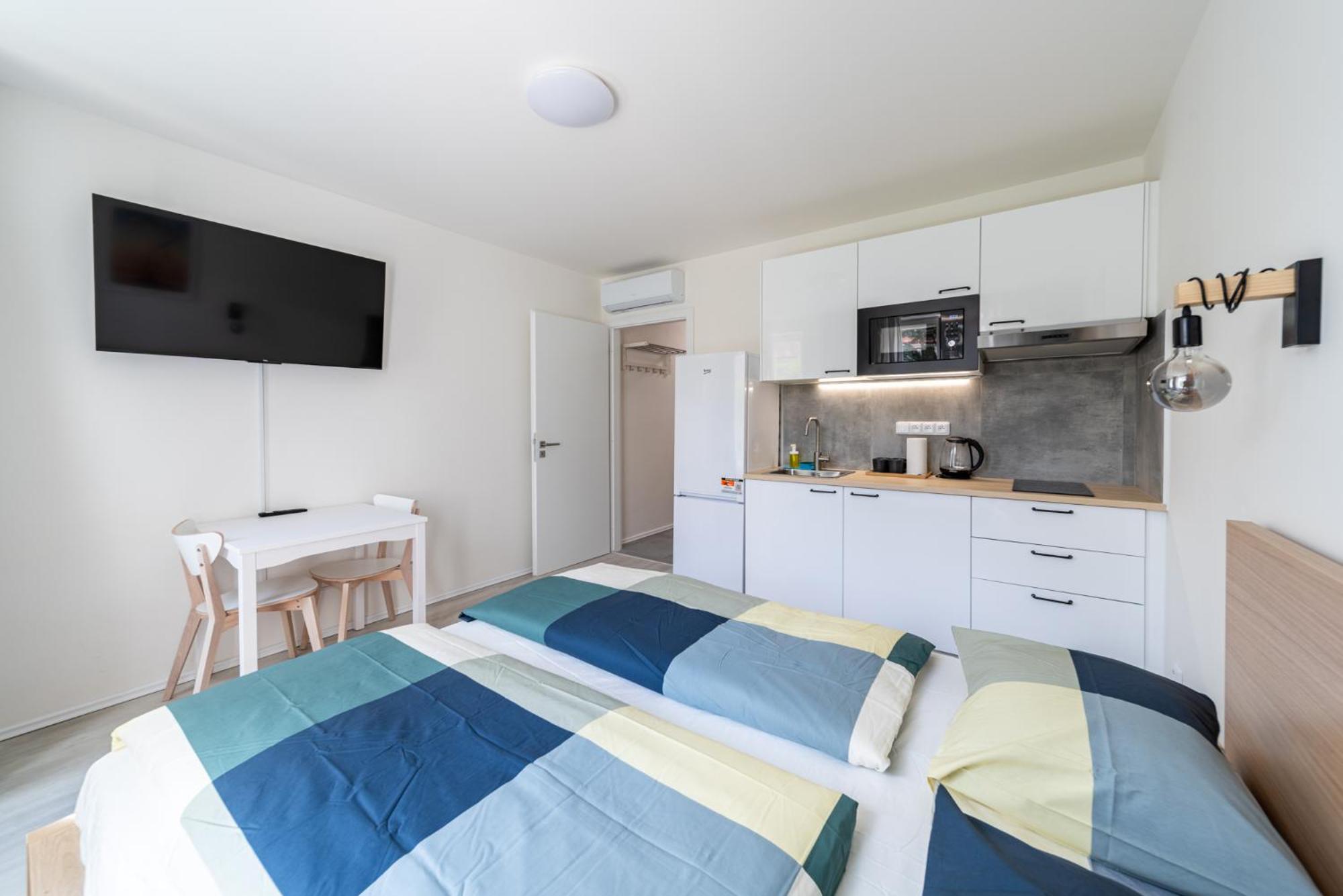 Apartments Borivojova 63 ปราก ภายนอก รูปภาพ